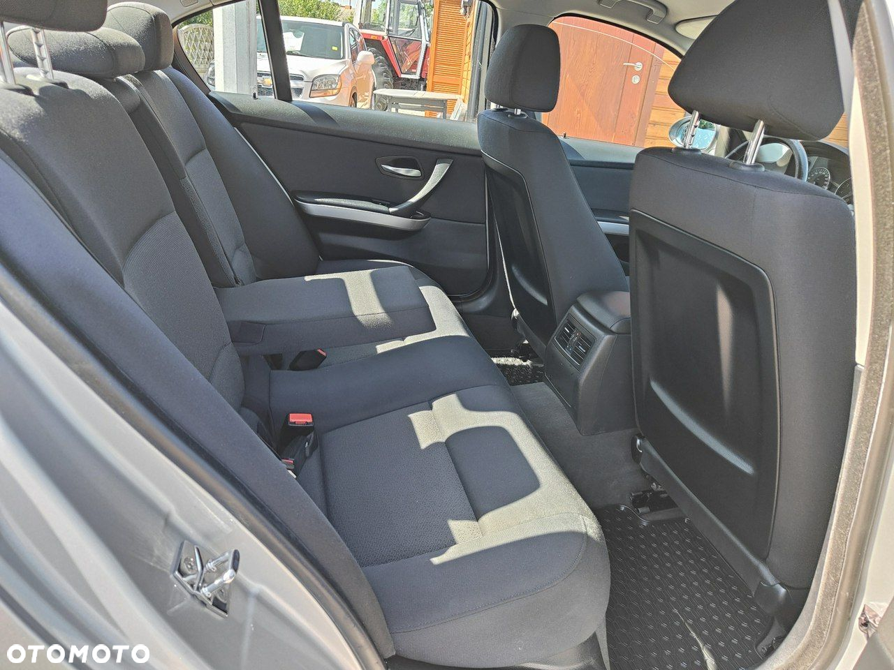BMW Seria 3 318i - 21