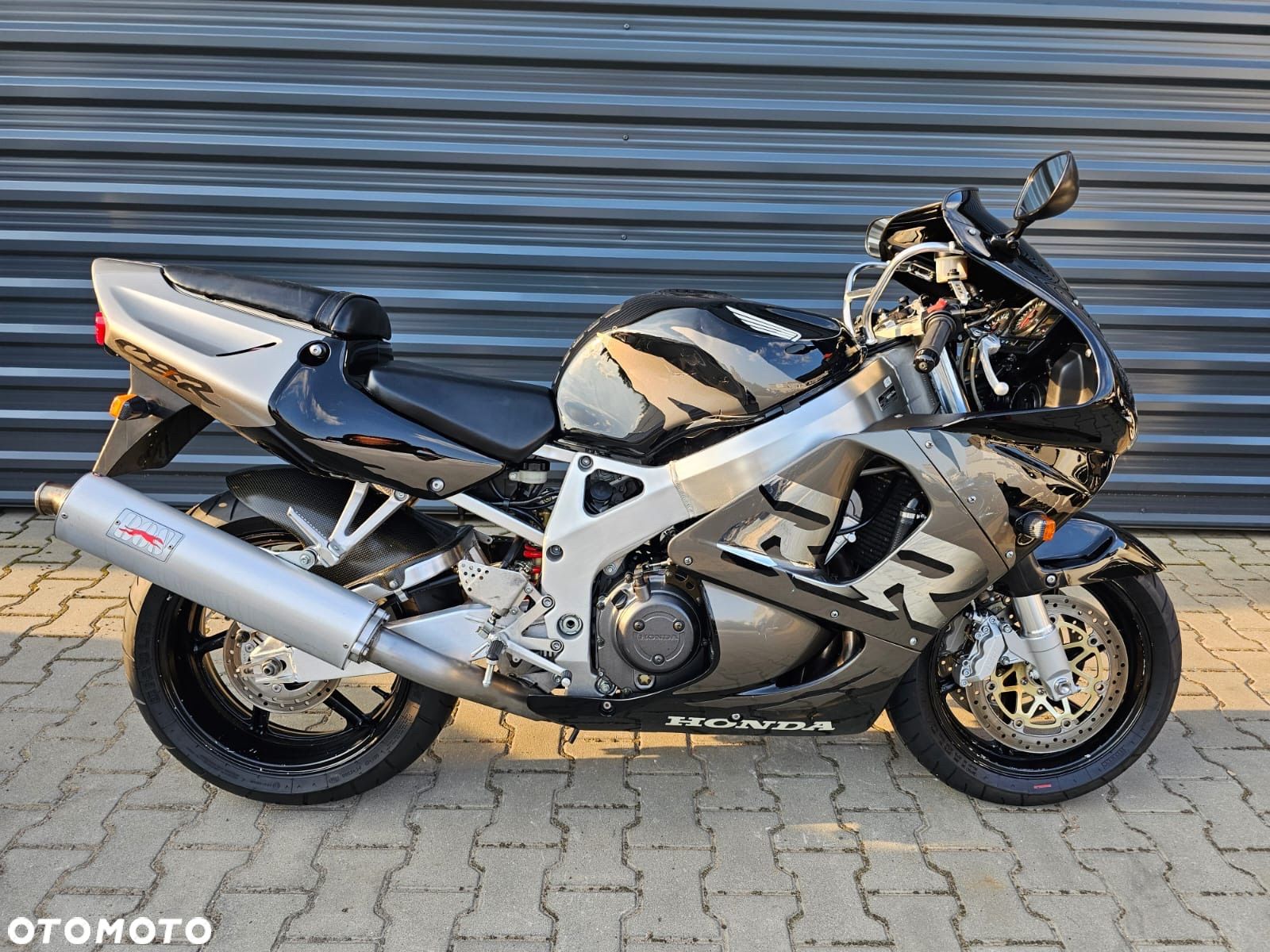 Honda CBR - 1