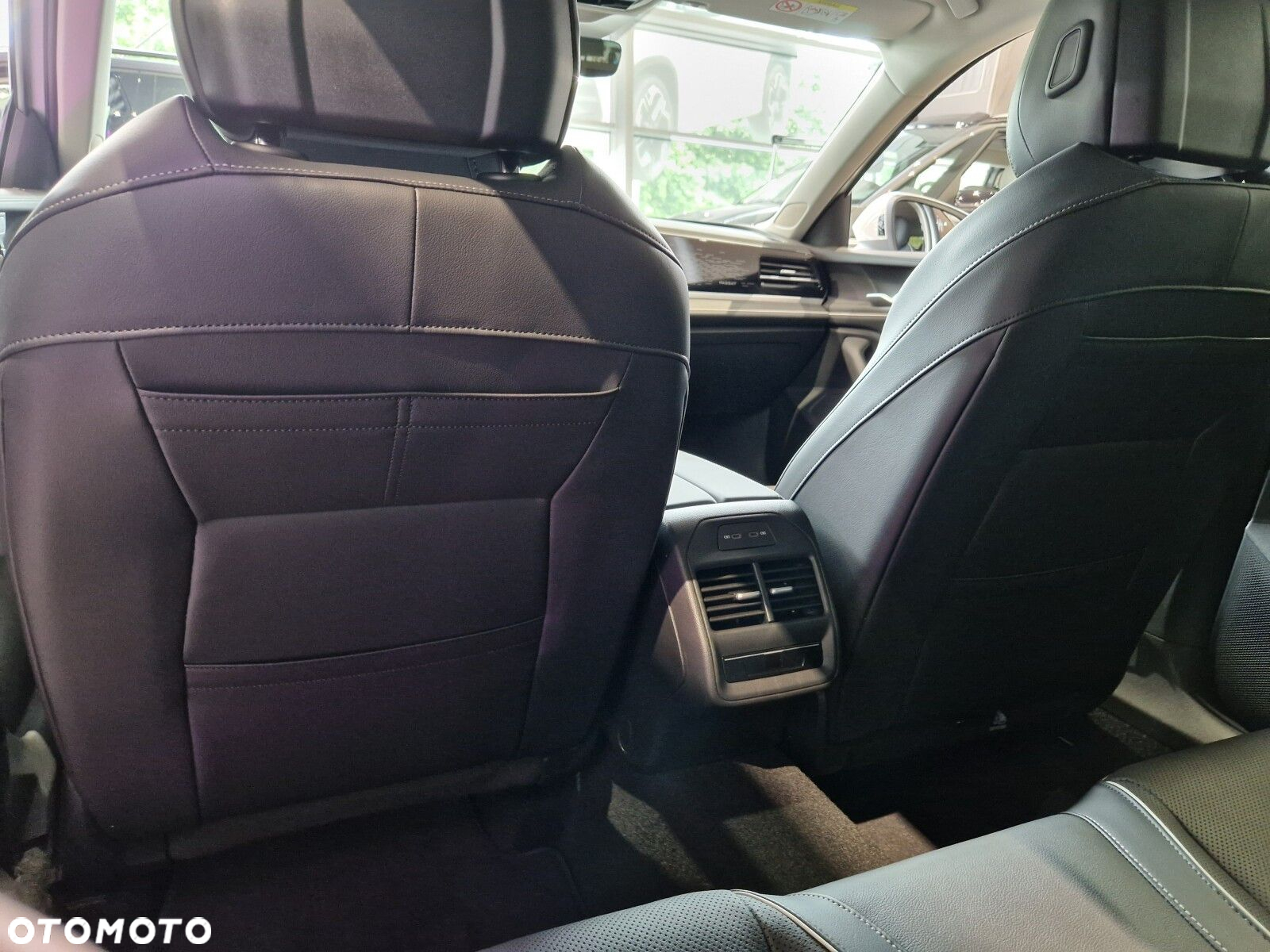 Volkswagen Passat 1.5 TSI EVO Elegance DSG - 21