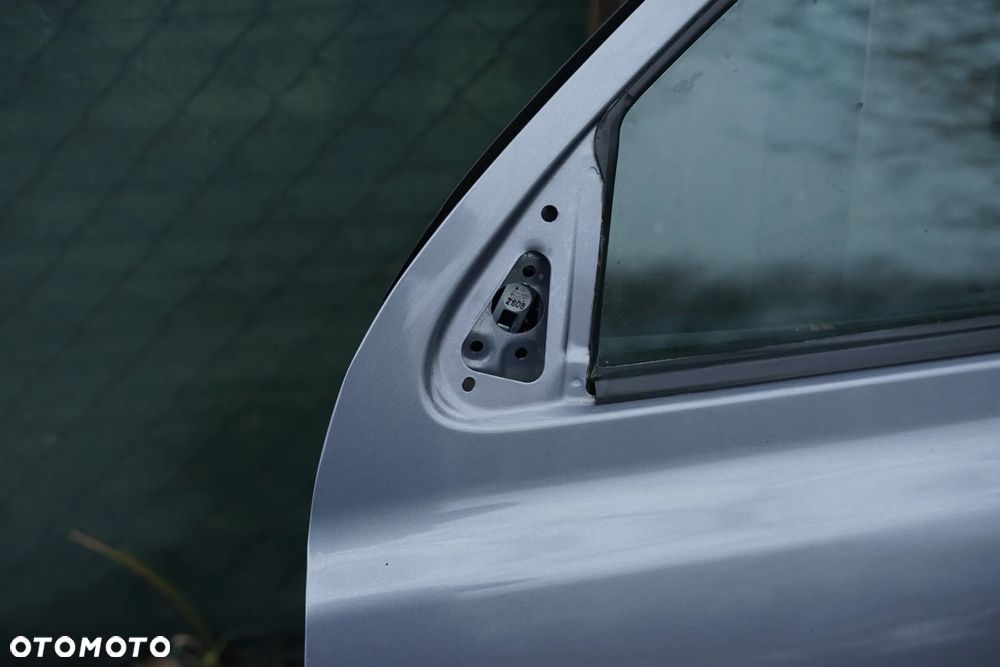 Drzwi przód przednie lewe Nissan Micra K12 5d B52G - 2