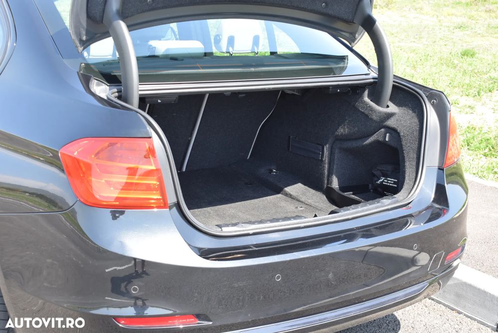 BMW Seria 3 320d Sport-Aut. Sport Line - 24