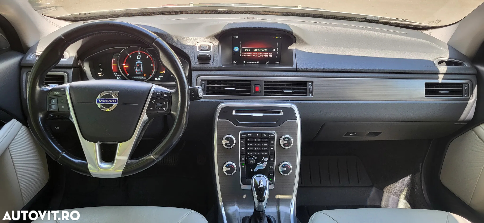 Volvo XC 70 D4 Geartronic Momentum - 12
