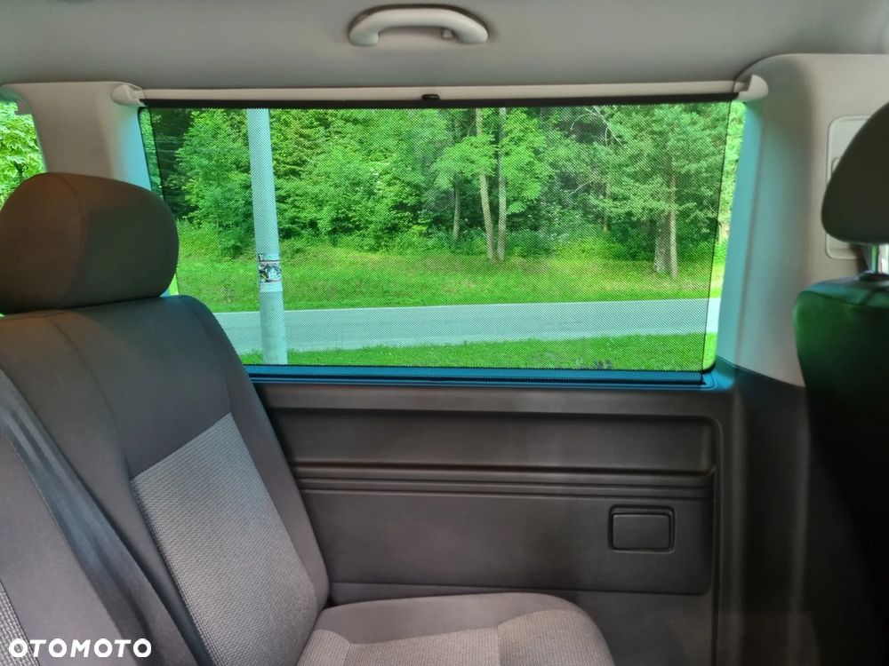 Volkswagen Caravelle - 16