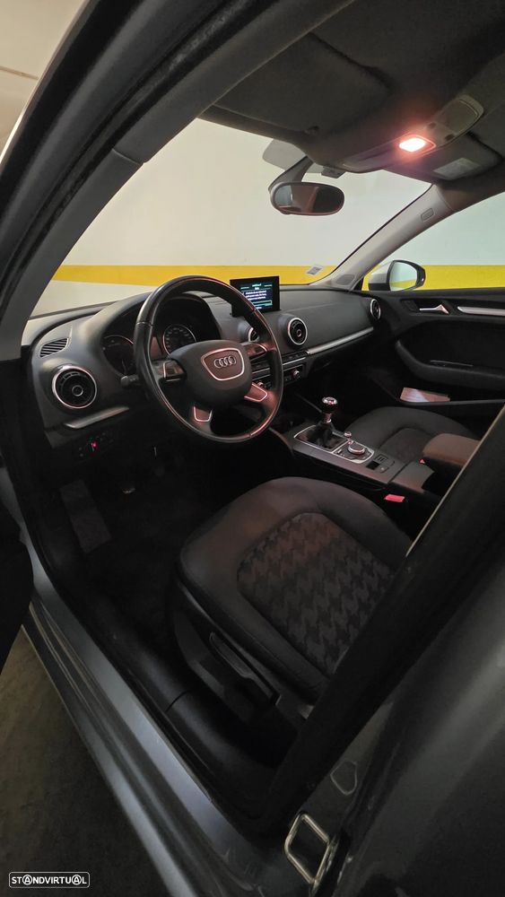 Audi A3 Sportback 2.0 TDI - 9
