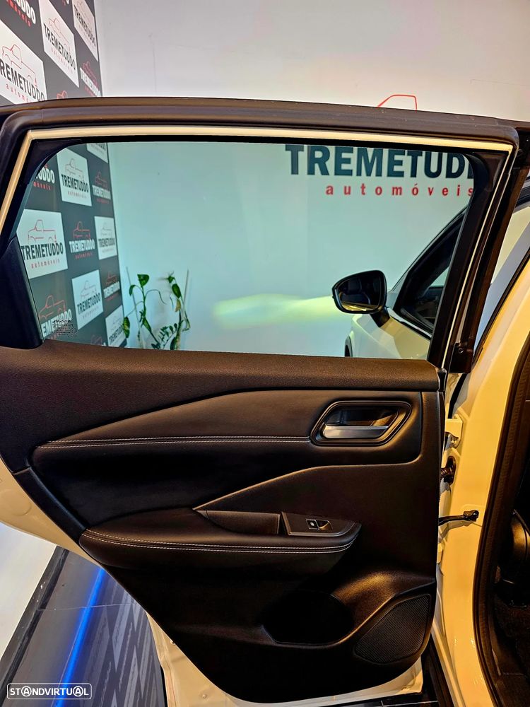 Nissan Qashqai 1.3 DIG-T Advance Two Tone - 23