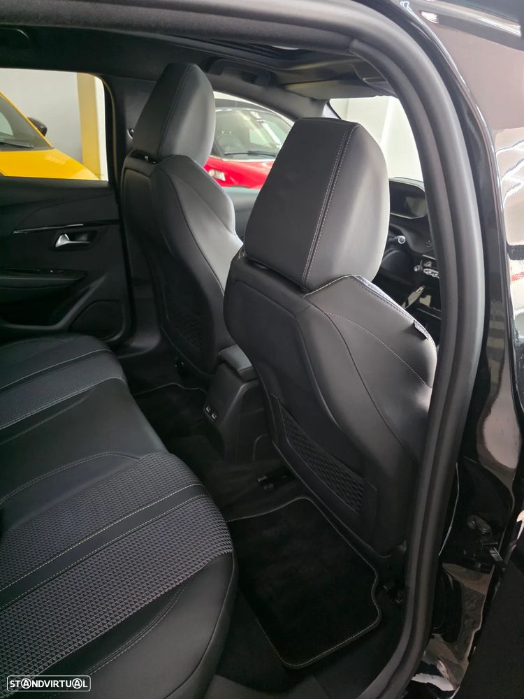 Peugeot e-208 - 10