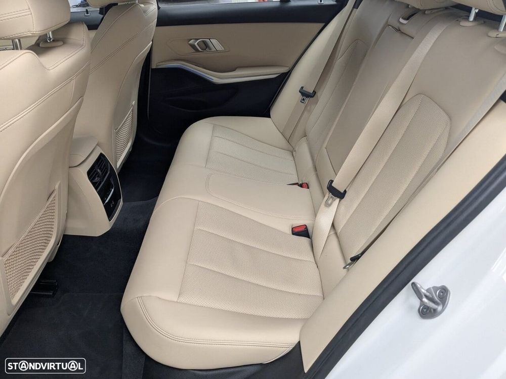 BMW 330 - 8