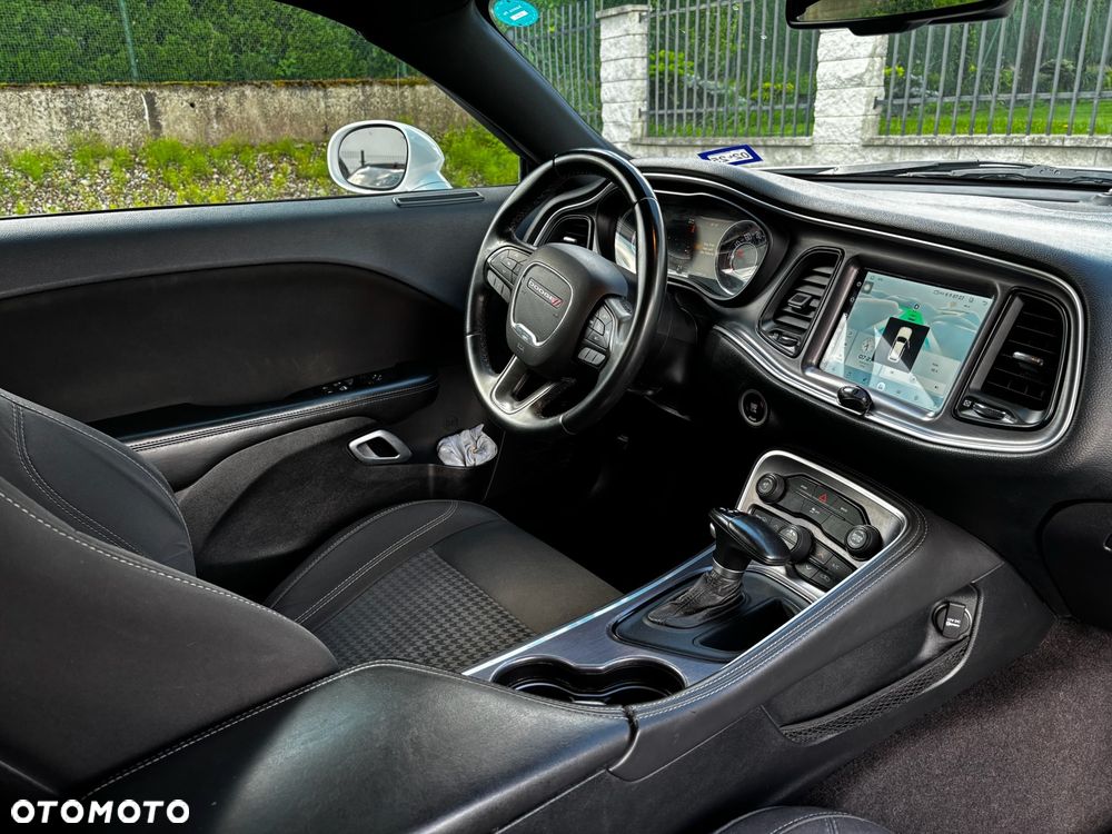 Dodge Challenger Automatik SXT Plus - 24