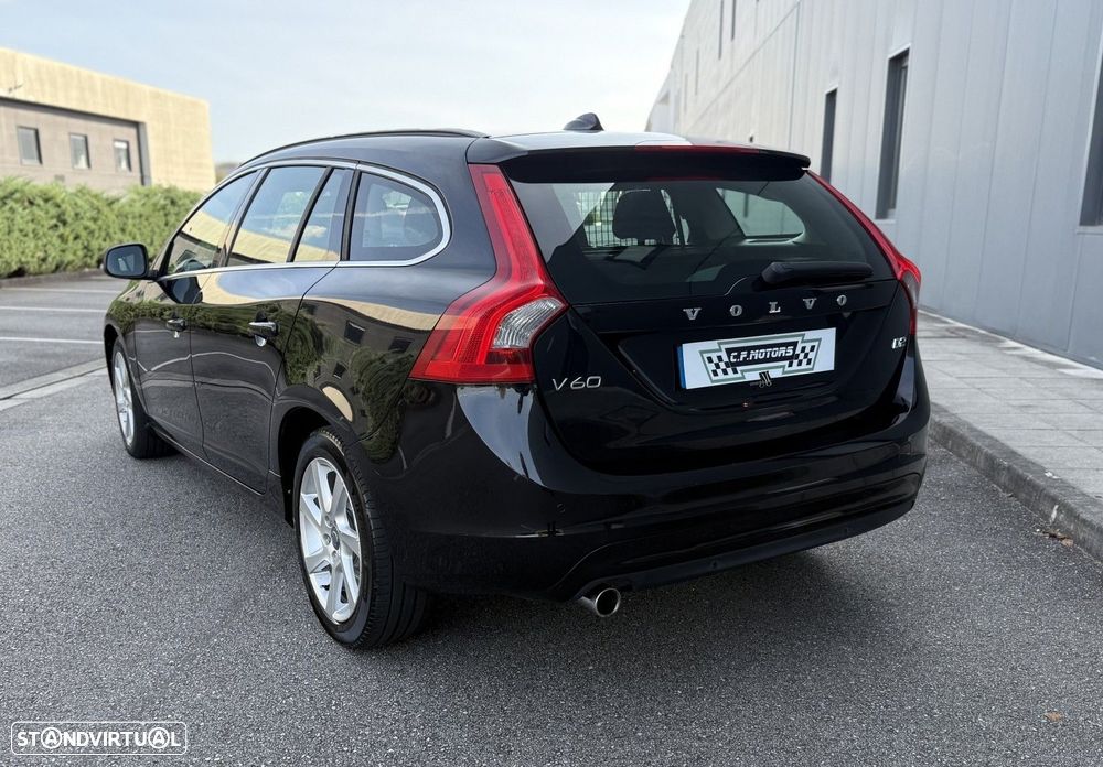 Volvo V60 1.6 D2 Drive Momentum Start/Stop - 11