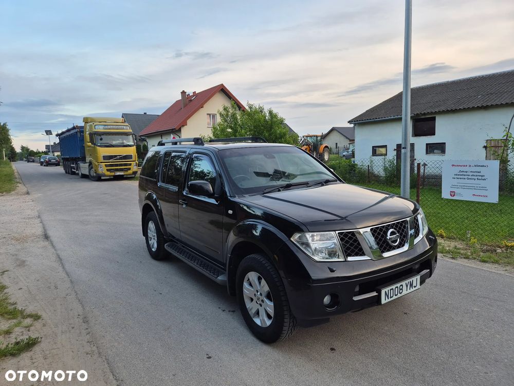 Nissan Pathfinder - 1