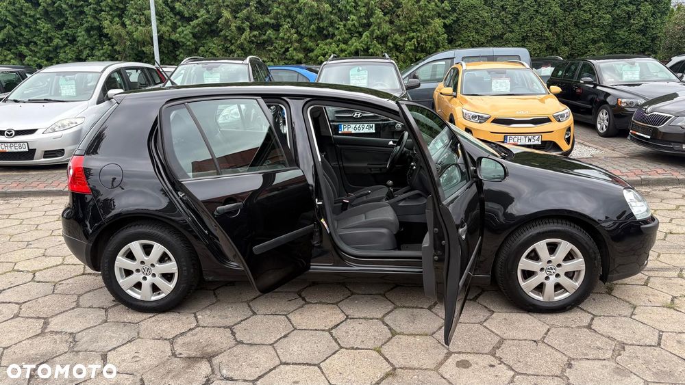 Volkswagen Golf 1.6 FSI Tour Edition - 21