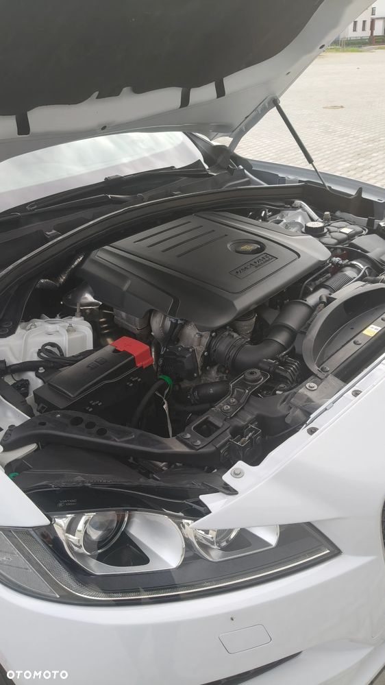 Jaguar F-Pace - 36
