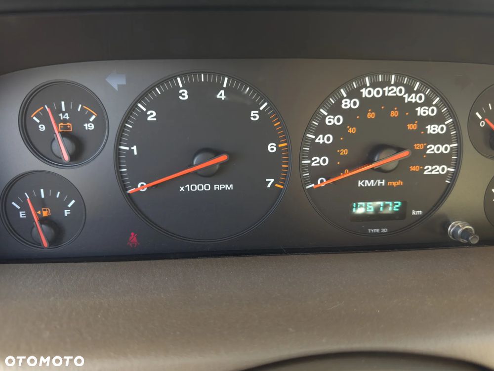 Jeep Grand Cherokee - 12