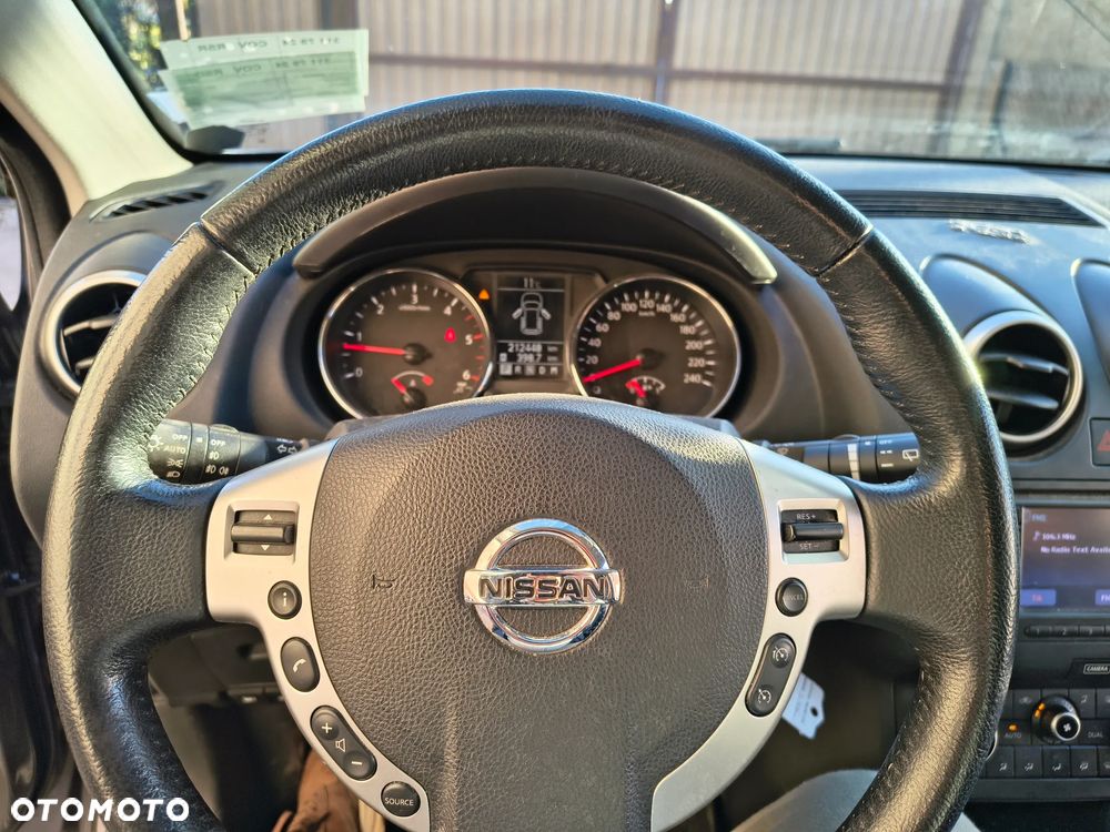 Nissan Qashqai 2.0 dCi 4 x 4 DPF 360 - 24