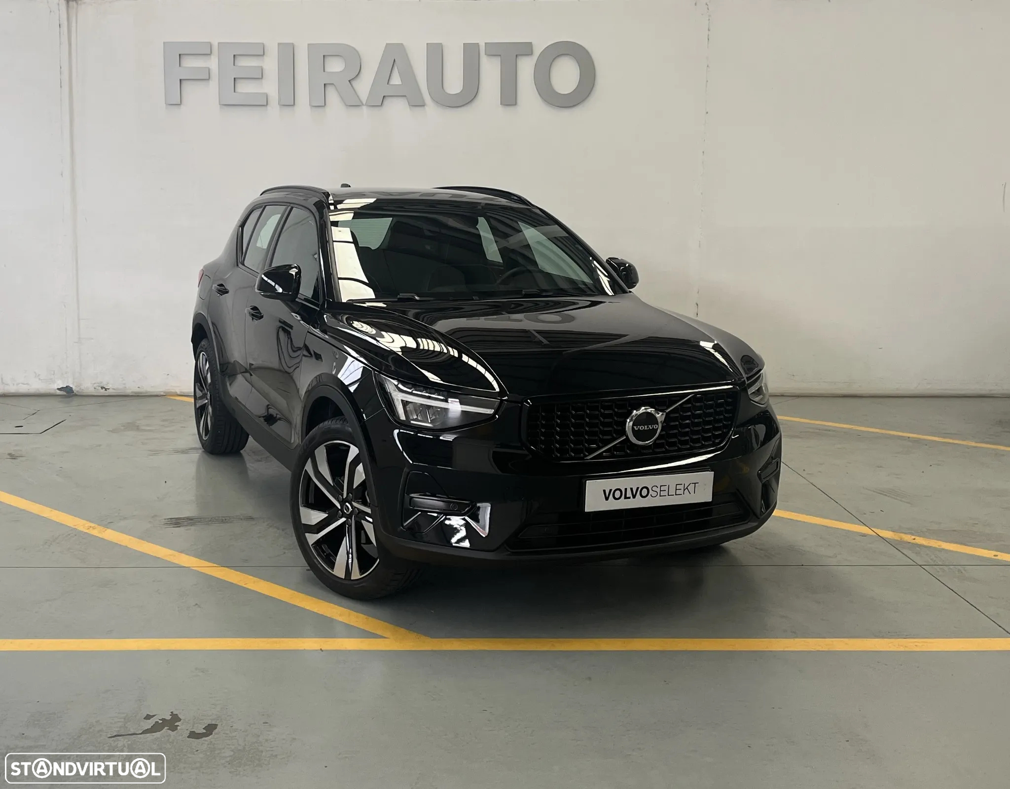 Volvo XC 40 1.5 T2 Plus Dark Auto - 4