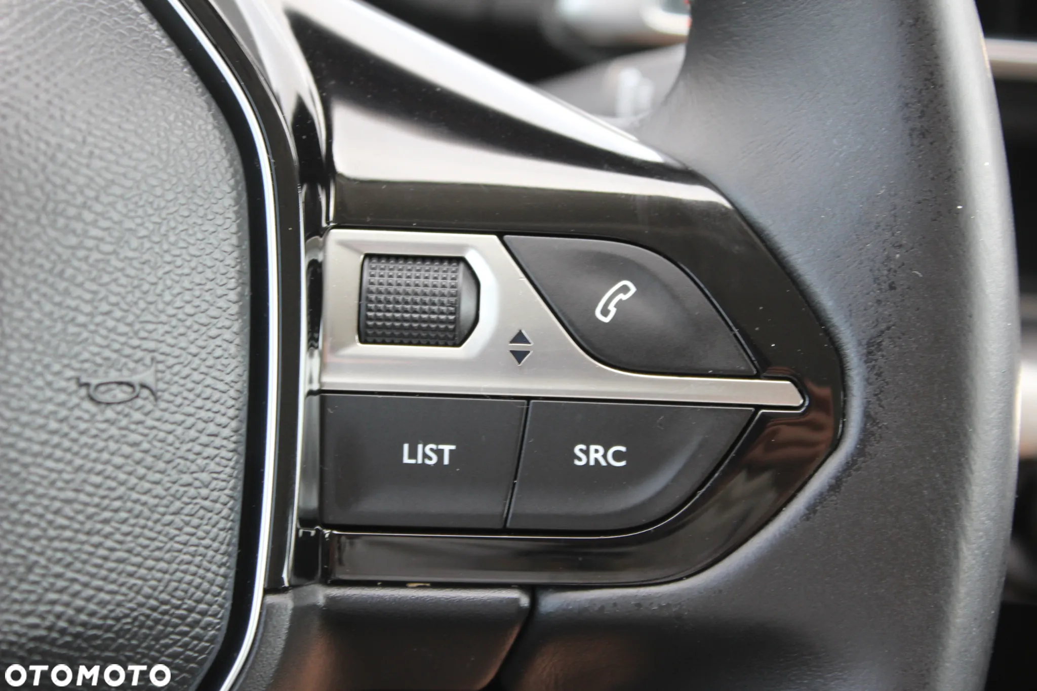 Peugeot 3008 1.6 BlueHDi Style S&S - 16