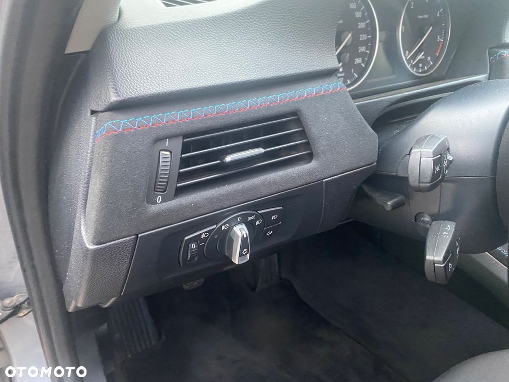 BMW Seria 3 318d Sport Line - 15