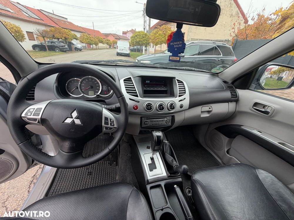 Mitsubishi L200 - 12