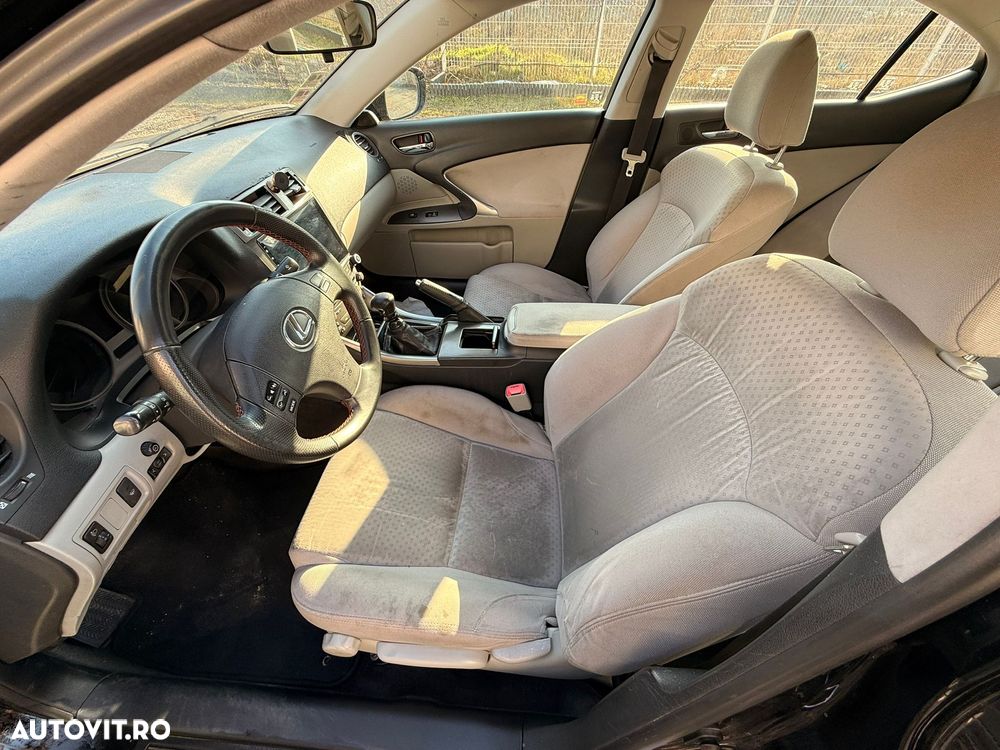 Lexus Seria IS 220d Luxury - 6