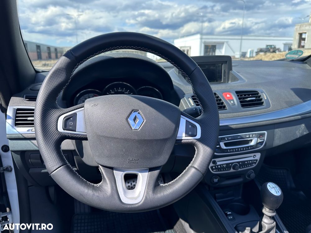 Renault Megane TCe 180 GT - 17