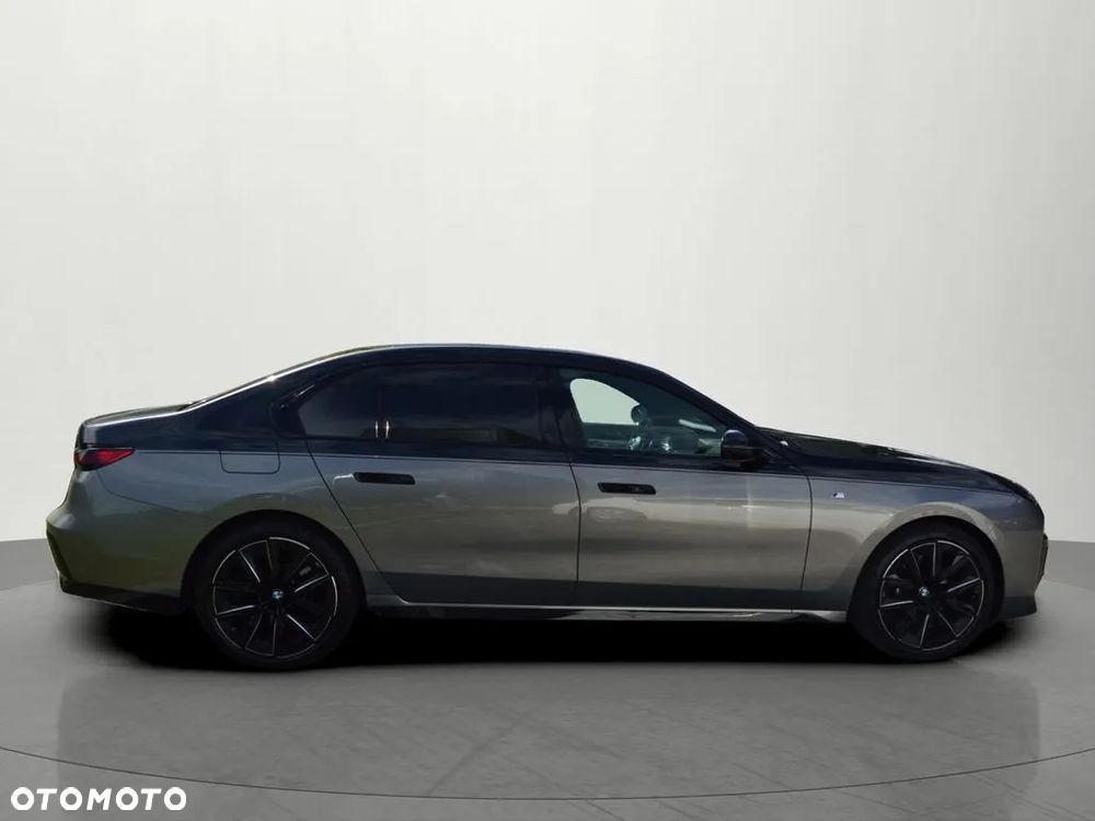 BMW Seria 7 - 8