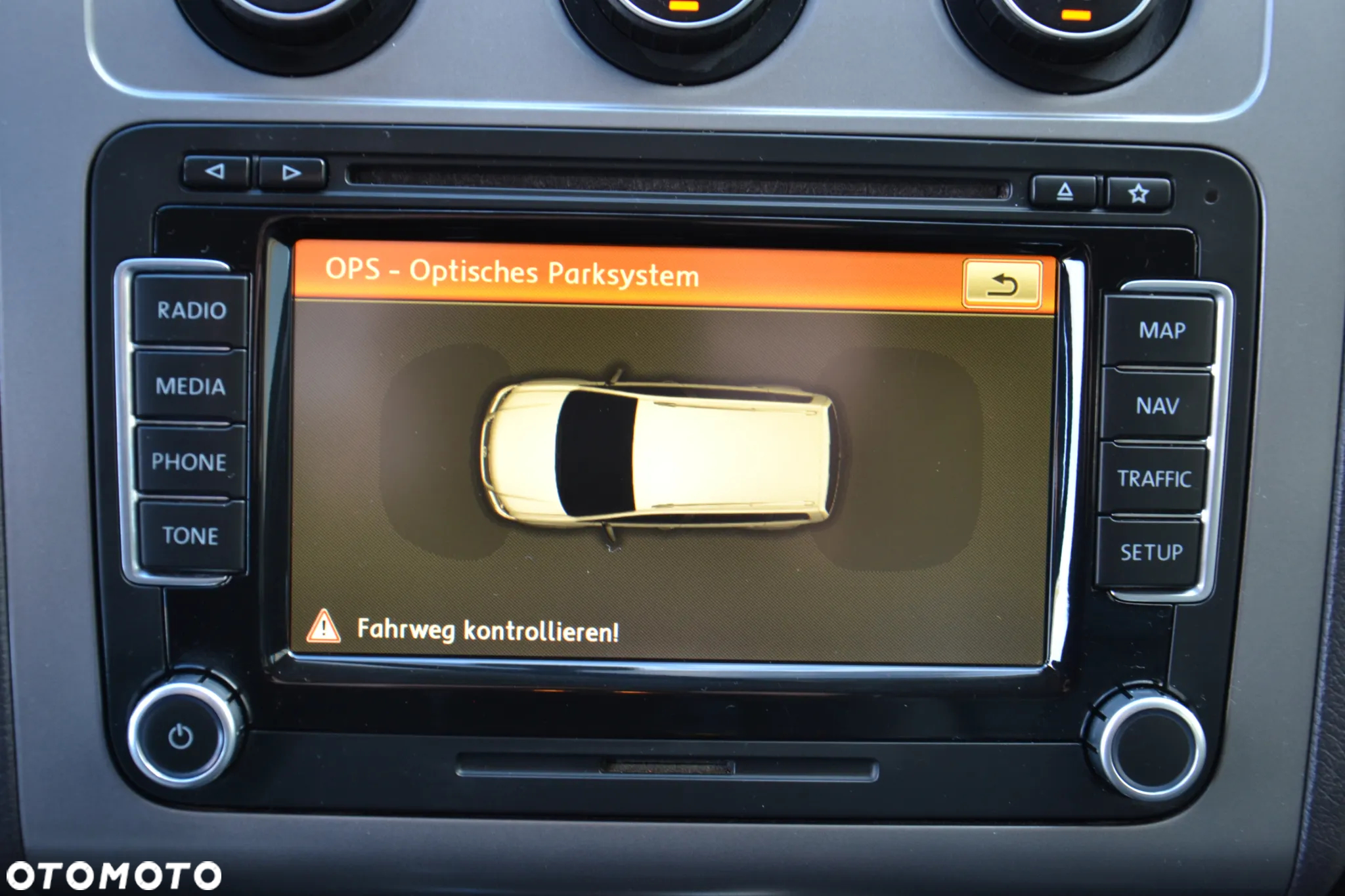 Volkswagen Touran 2.0 TDI DPF Highline DSG - 24