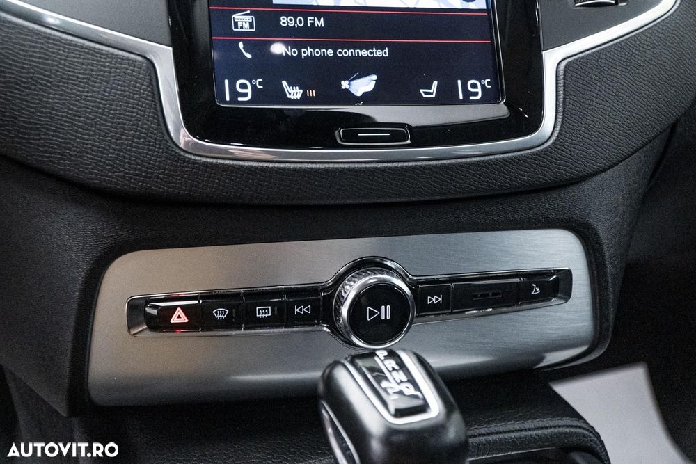 Volvo XC 90 D5 AWD Momentum - 25