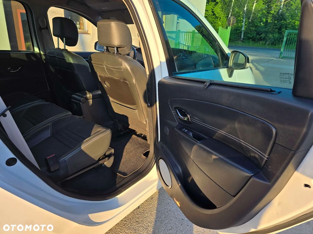 Renault Grand Scenic - 17