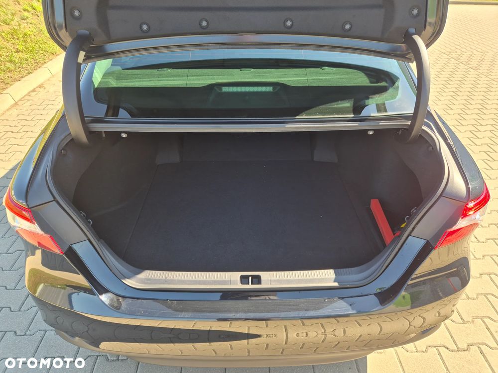 Toyota Camry 2.5 Hybrid Comfort CVT - 14