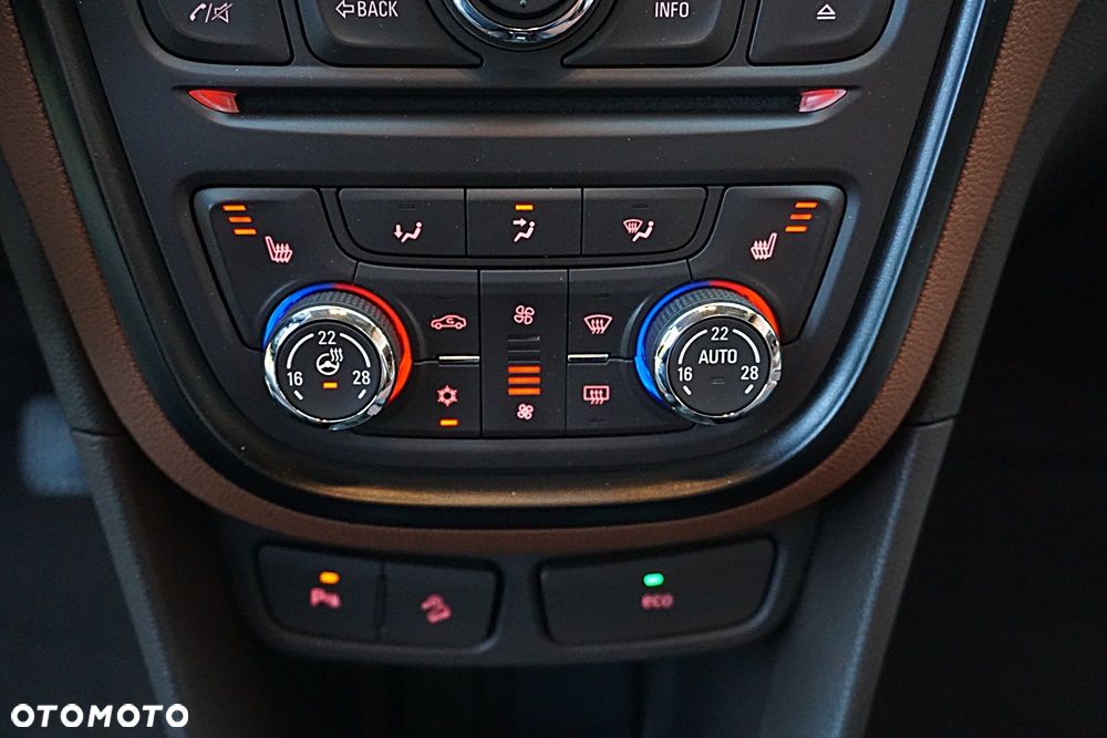 Opel Mokka 1.4 T Cosmo S&S 4x4 - 28