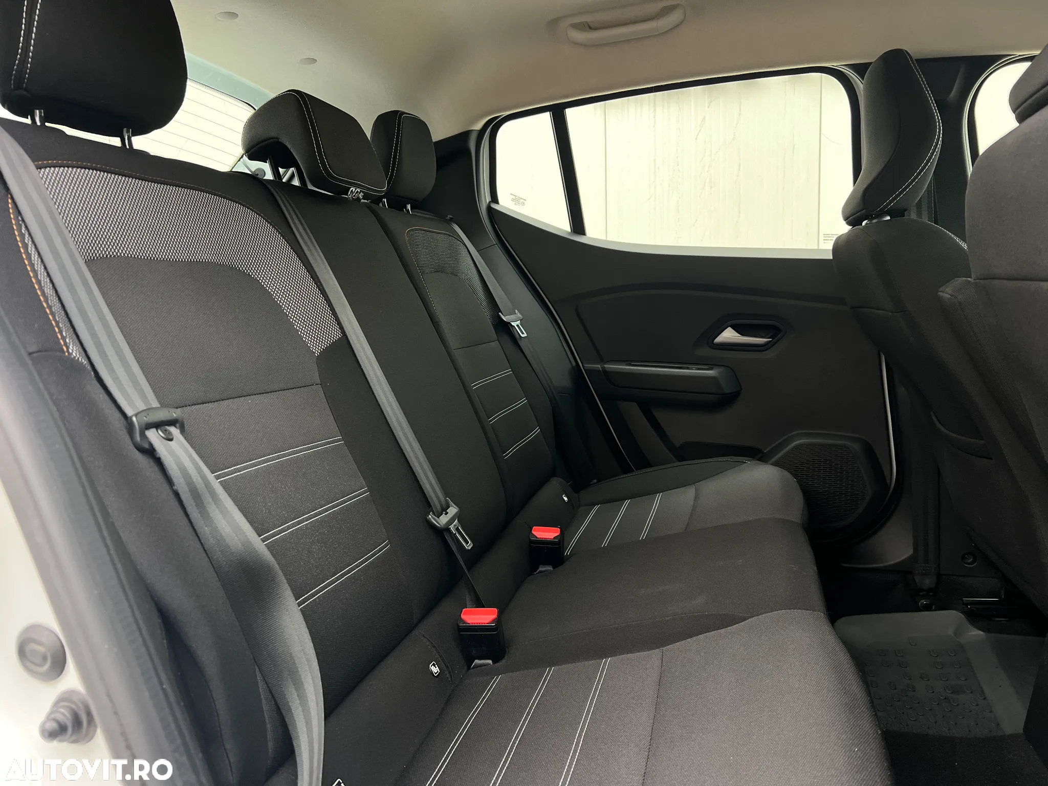 Dacia Sandero Stepway TCe 90 MT6 Essential - 8