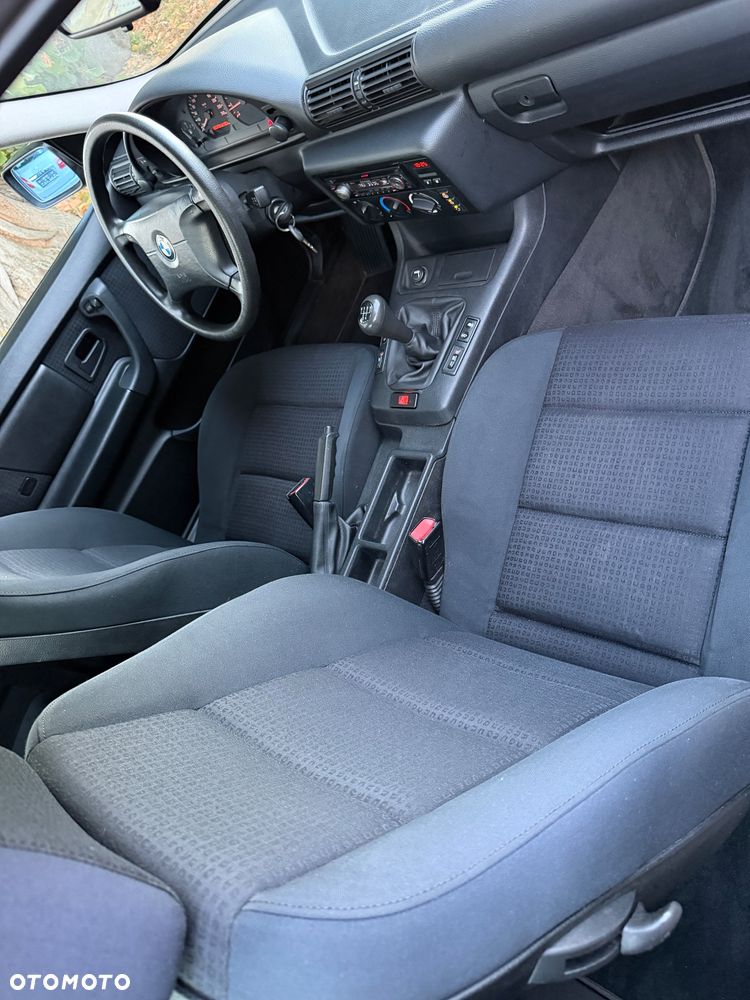 BMW Seria 3 316i - 8
