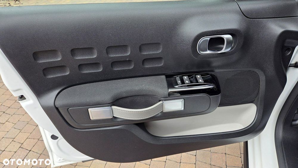 Citroën C3 1.2 PureTech Shine - 32