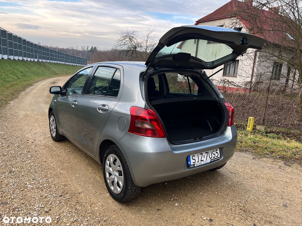 Toyota Yaris 1.3 Sol - 21