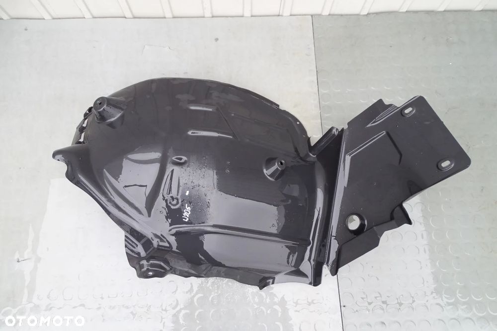 Mercedes C Klasa W205 Nadkole prawy przód Część tylna A2056912800