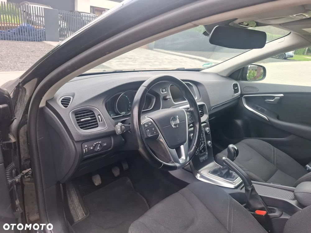 Volvo V40 D2 - 11