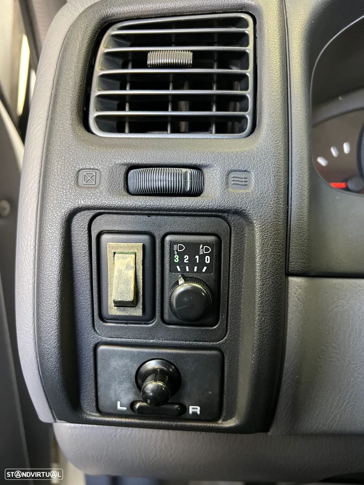 Nissan Almera 1.4 SLX AC - 22