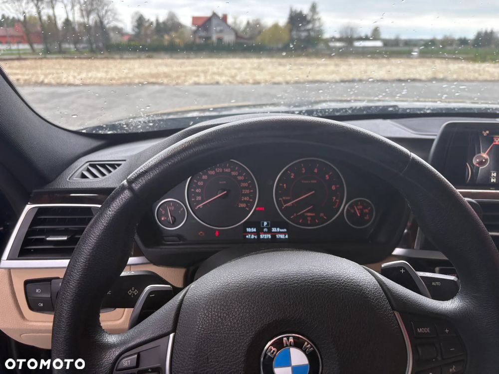 BMW Seria 3 330i - 11
