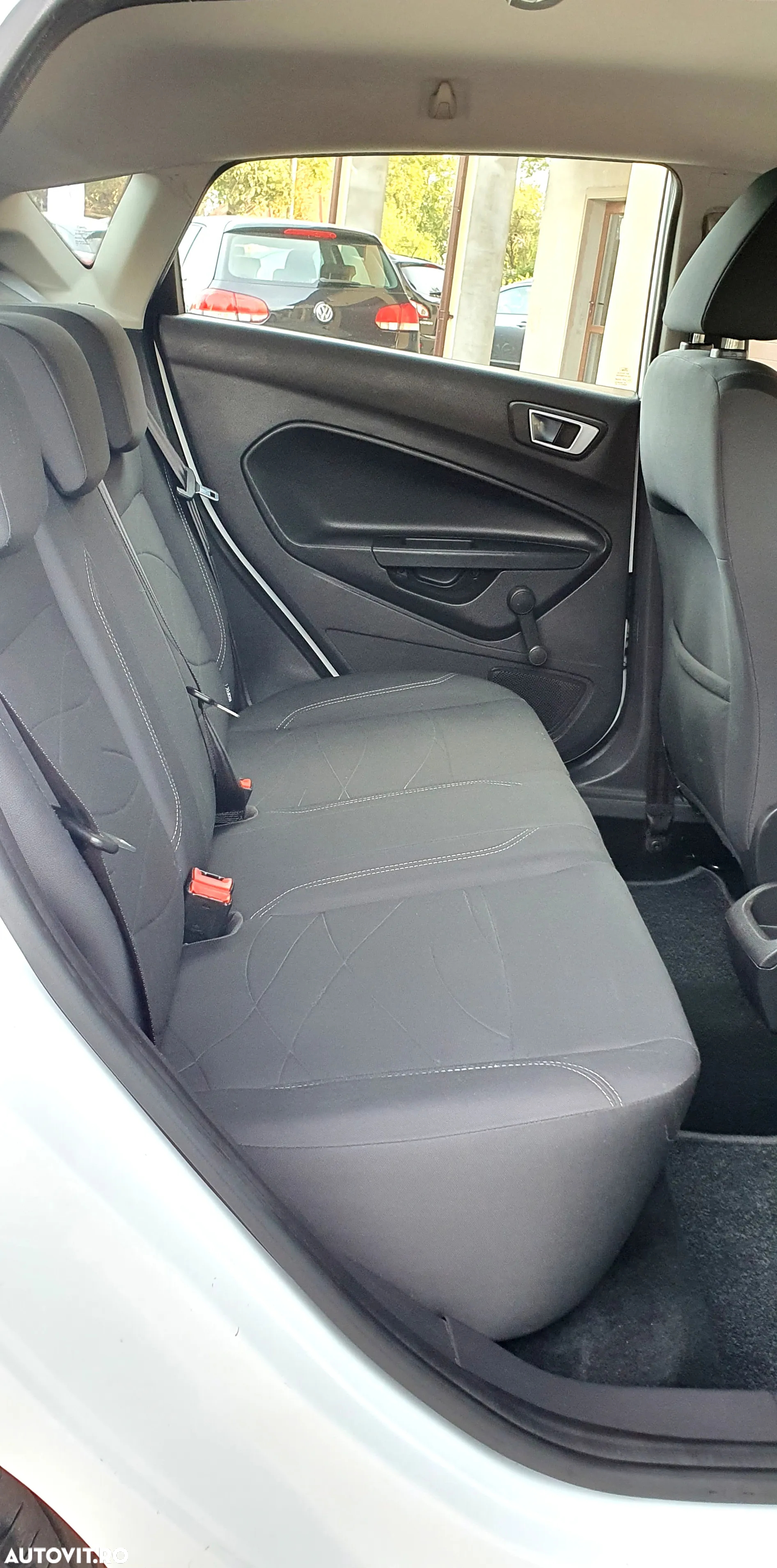 Ford Fiesta 1.5 TDCi Ambiente - 8
