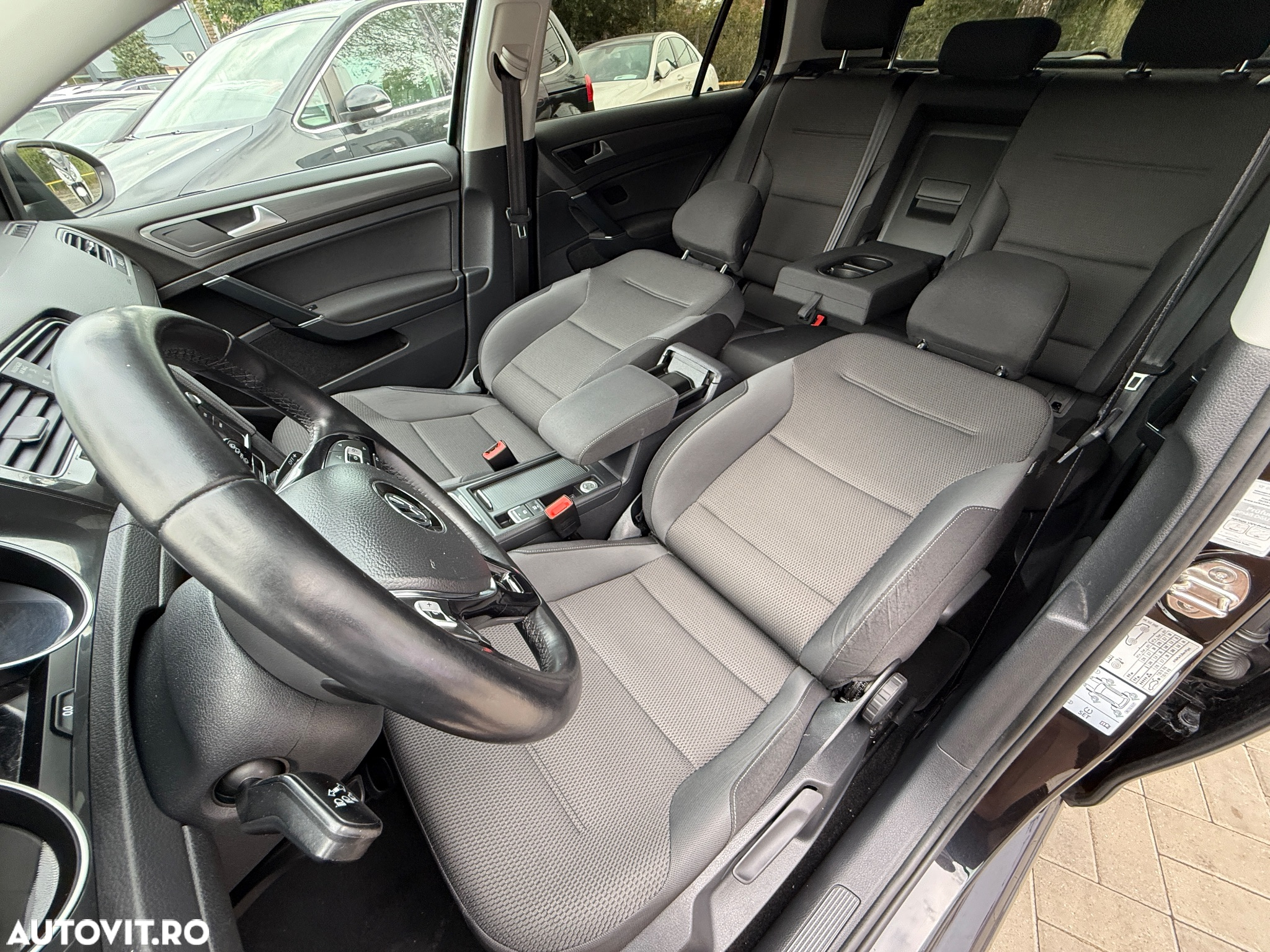 Volkswagen Golf 2.0 BlueTDI DSG Comfortline - 23