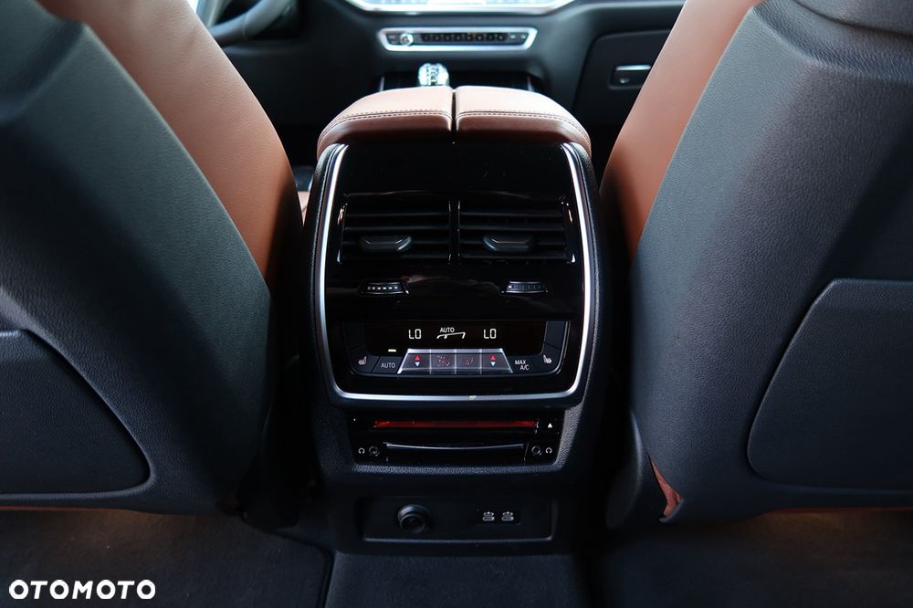 BMW X7 M50d sport - 23
