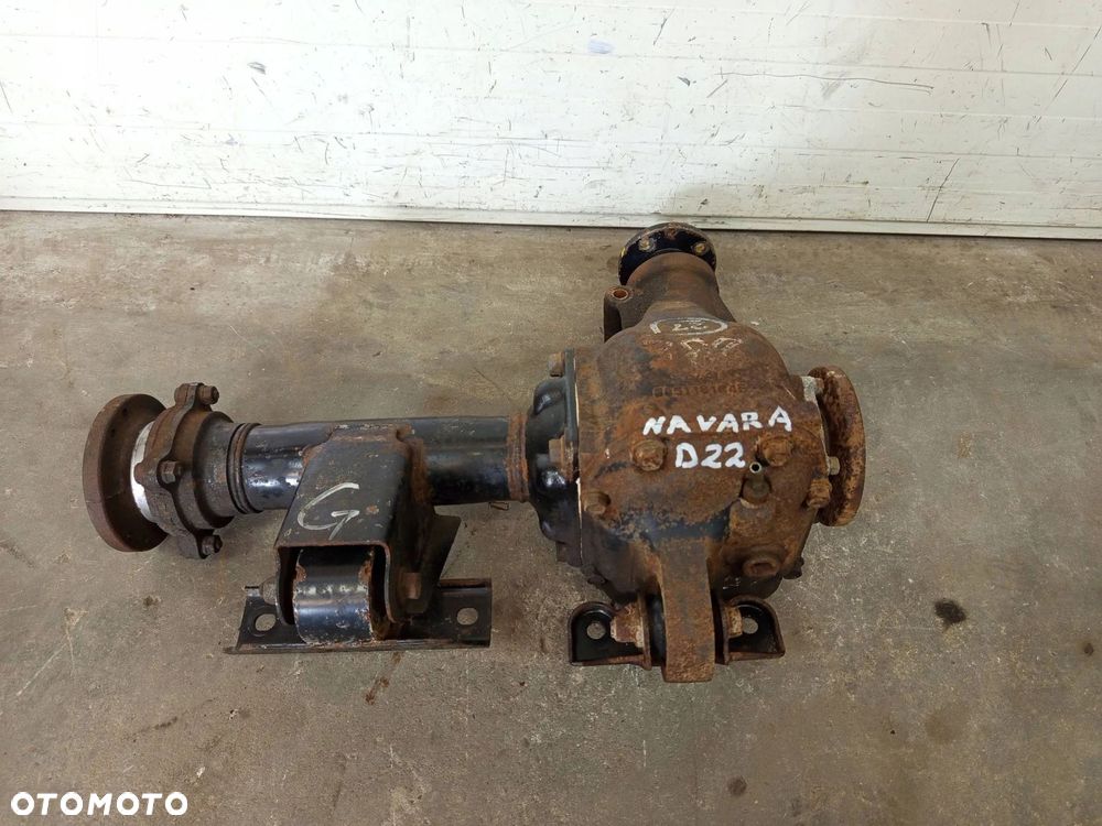 MOST PRZEDNI DYFER PRZÓD NISSAN NAVARA D22 97-02 2.5 TD - 2