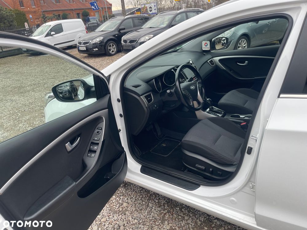 Hyundai i30 1.6 CRDI DCT Premium - 10