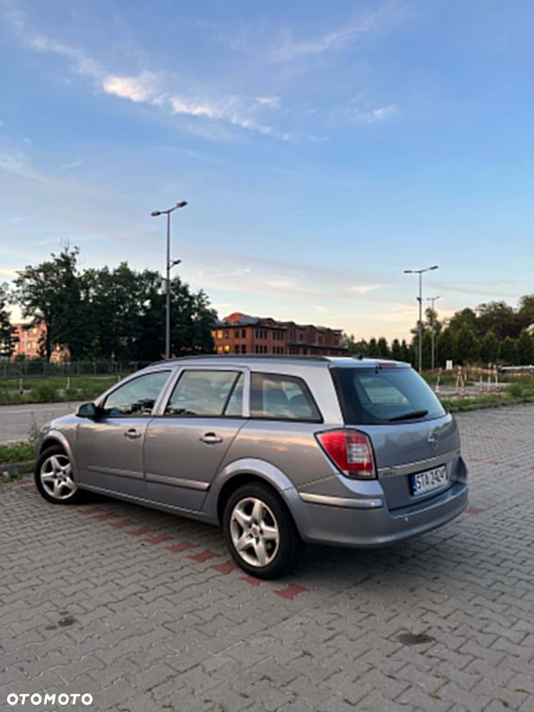 Opel Astra 1.9 CDTI - 9