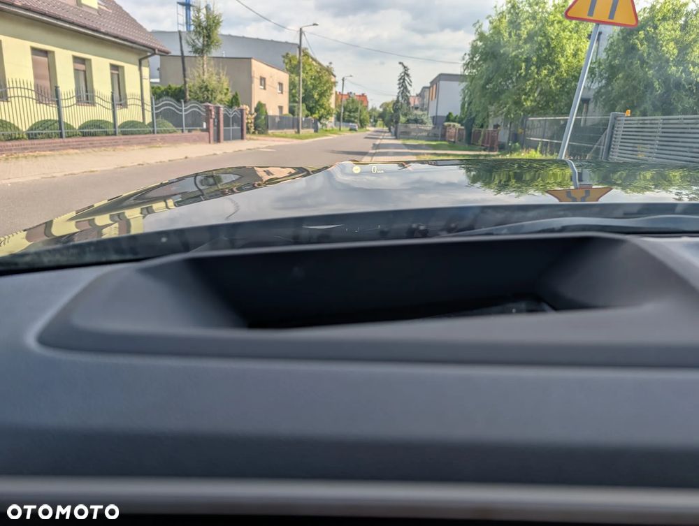 BMW Seria 3 318i Luxury Line - 33