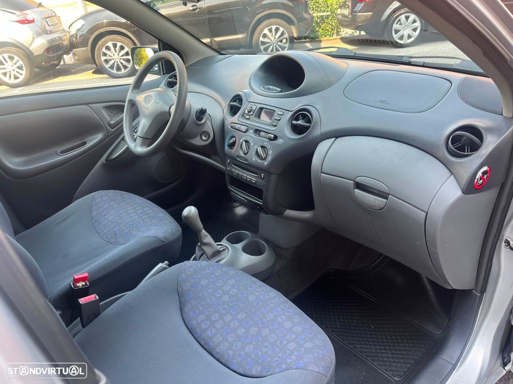 Toyota Yaris 1.0 Sol ABS+CD+AC - 12