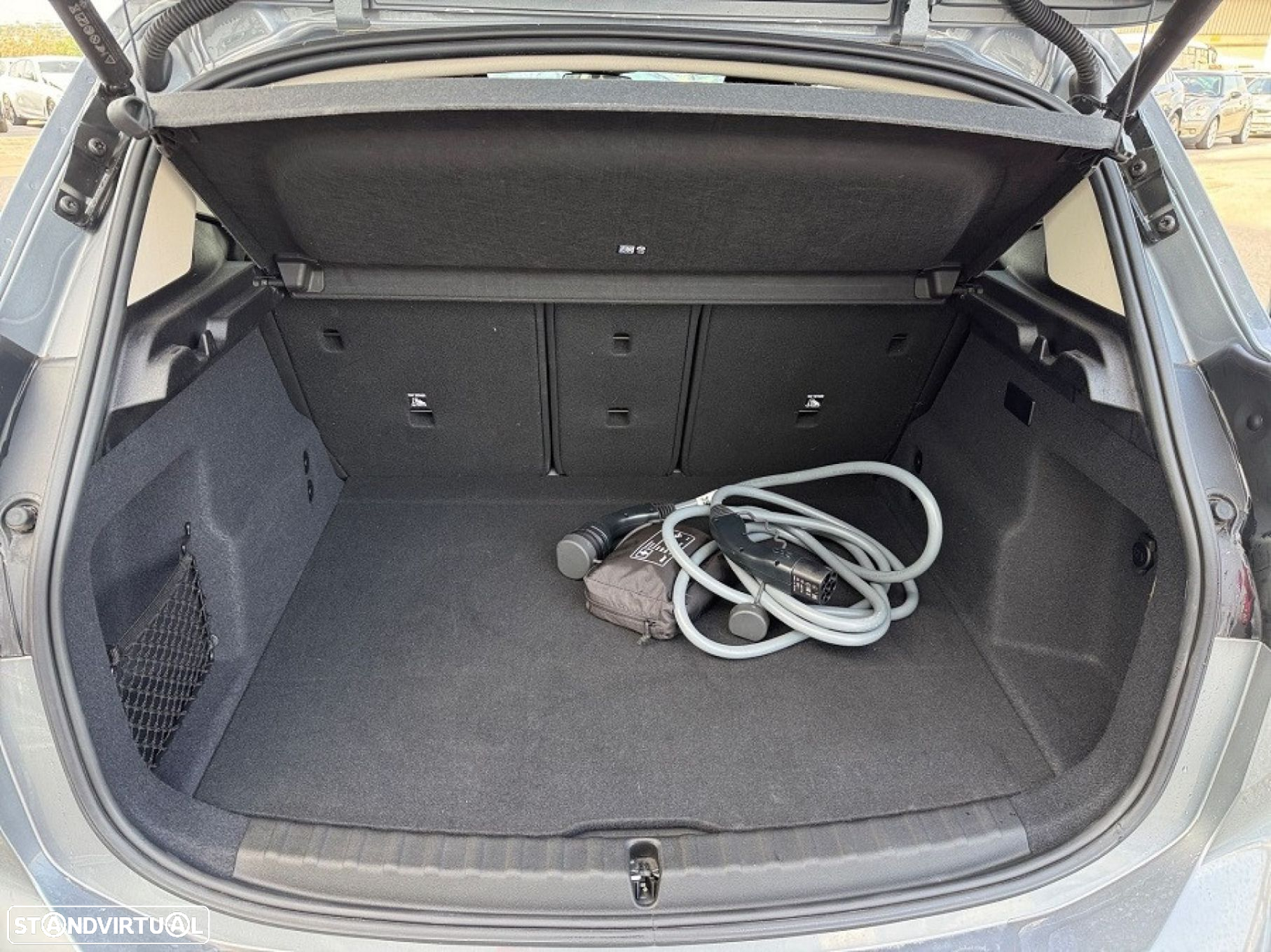 BMW 225xe Active Tourer - 13