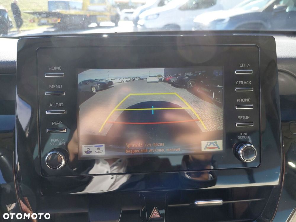 Toyota Camry 2.5 Hybrid Comfort CVT - 24