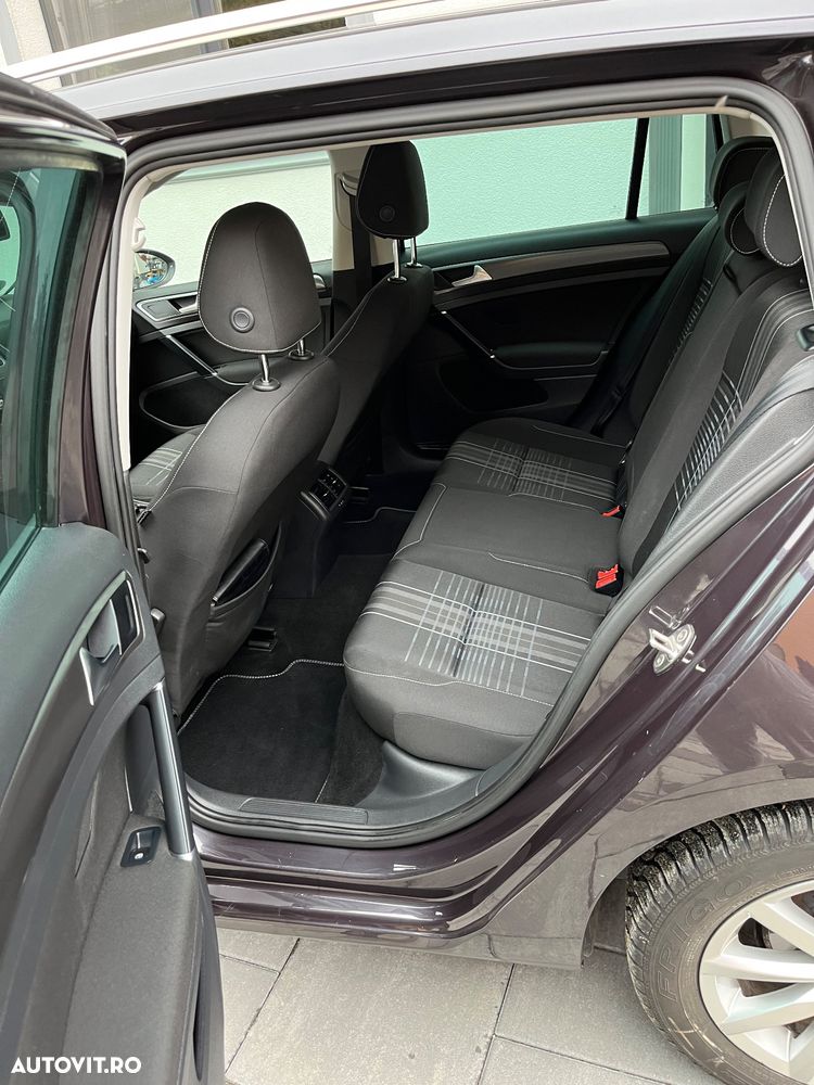 Volkswagen Golf - 17