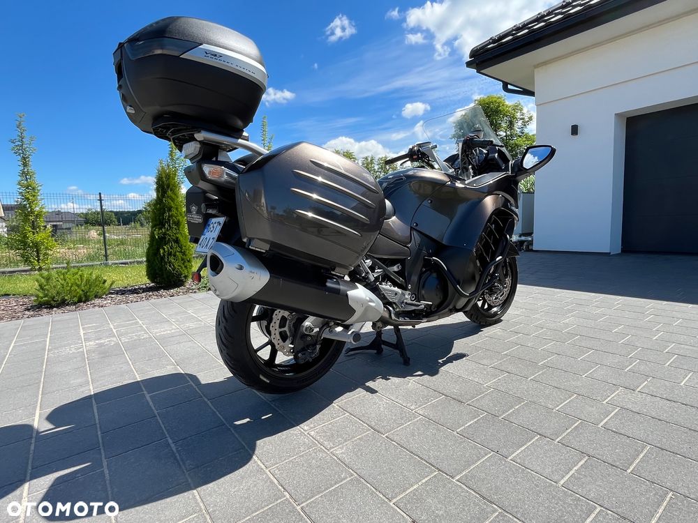 Kawasaki GTR - 23